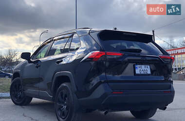 Позашляховик / Кросовер Toyota RAV4 2021 в Дніпрі