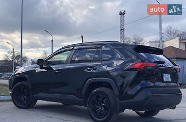 Позашляховик / Кросовер Toyota RAV4 2021 в Дніпрі