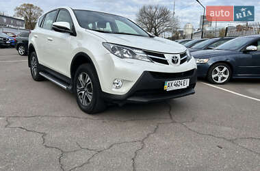 Внедорожник / Кроссовер Toyota RAV4 2015 в Киеве