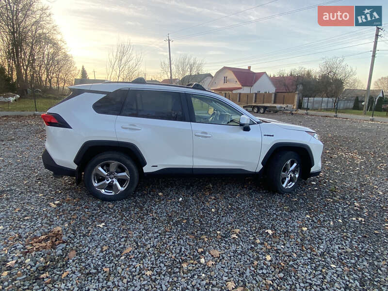 Toyota RAV4 2021