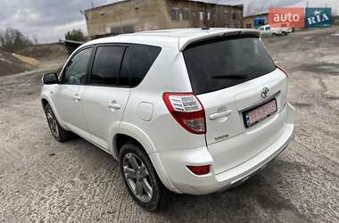 Внедорожник / Кроссовер Toyota RAV4 2010 в Костополе