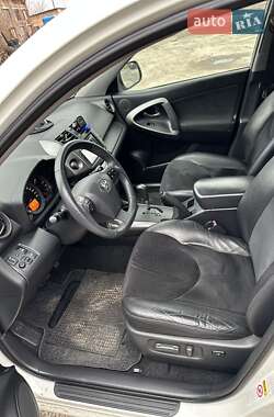 Внедорожник / Кроссовер Toyota RAV4 2010 в Костополе