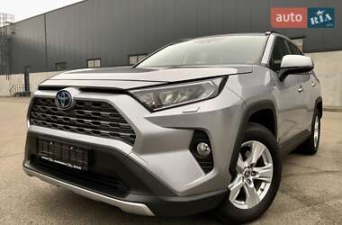 Позашляховик / Кросовер Toyota RAV4 2020 в Києві