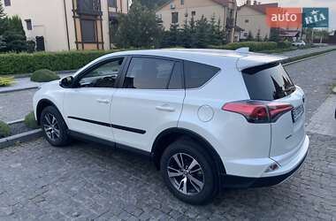 Позашляховик / Кросовер Toyota RAV4 2015 в Кременчуці
