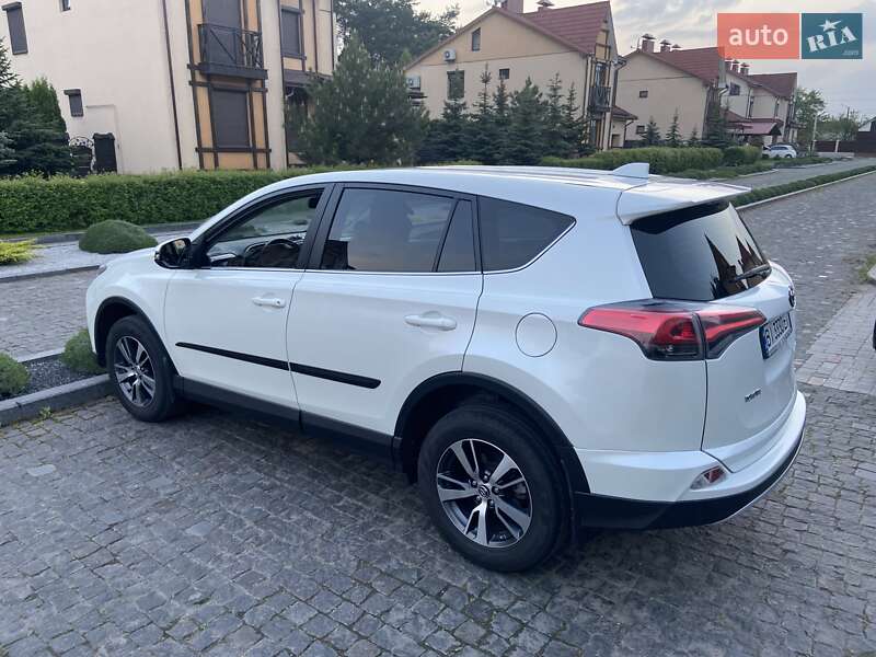 Позашляховик / Кросовер Toyota RAV4 2015 в Кременчуці