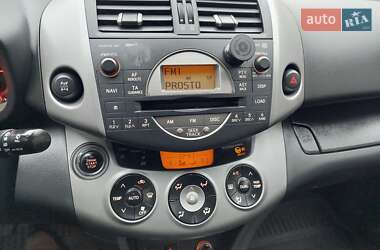 Позашляховик / Кросовер Toyota RAV4 2006 в 