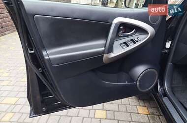 Позашляховик / Кросовер Toyota RAV4 2006 в 