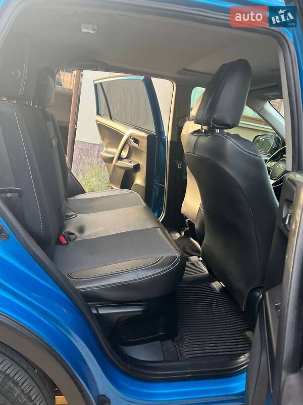 Внедорожник / Кроссовер Toyota RAV4 2018 в Одессе