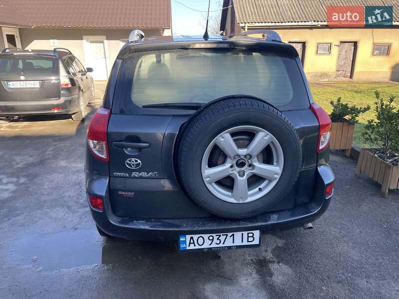 Позашляховик / Кросовер Toyota RAV4 2007 в Мукачевому