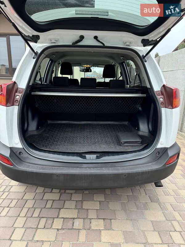 Позашляховик / Кросовер Toyota RAV4 2014 в Дніпрі