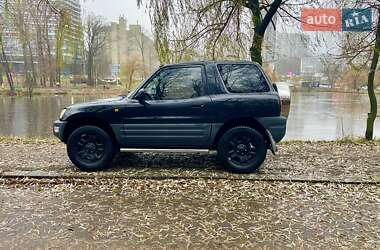 Позашляховик / Кросовер Toyota RAV4 2000 в Києві