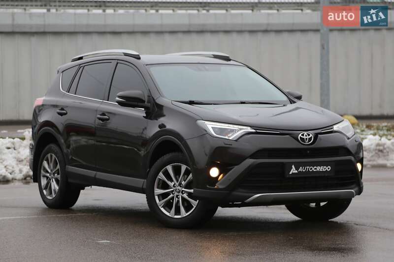 Позашляховик / Кросовер Toyota RAV4 2016 в Києві