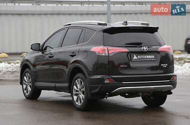 Внедорожник / Кроссовер Toyota RAV4 2016 в Киеве