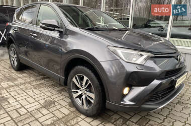 Внедорожник / Кроссовер Toyota RAV4 2018 в Черкассах