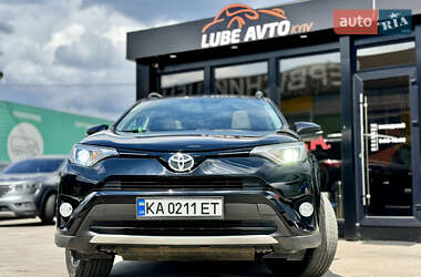 Позашляховик / Кросовер Toyota RAV4 2016 в Києві