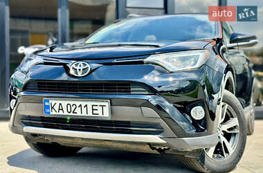 Позашляховик / Кросовер Toyota RAV4 2016 в Києві