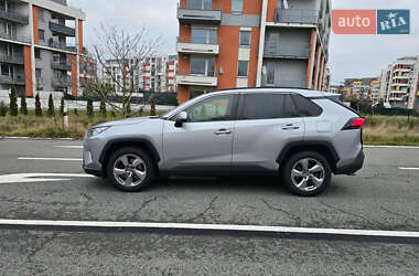 Позашляховик / Кросовер Toyota RAV4 2019 в Ужгороді