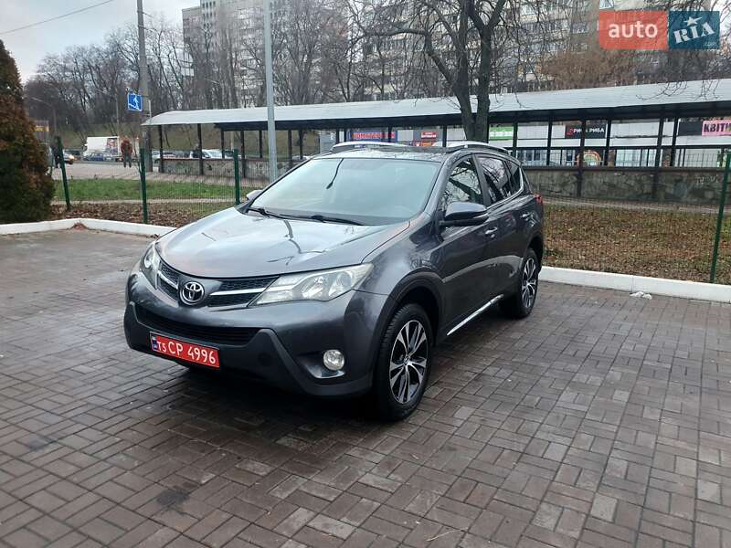 Позашляховик / Кросовер Toyota RAV4 2015 в Києві