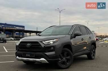 Внедорожник / Кроссовер Toyota RAV4 2020 в Киеве