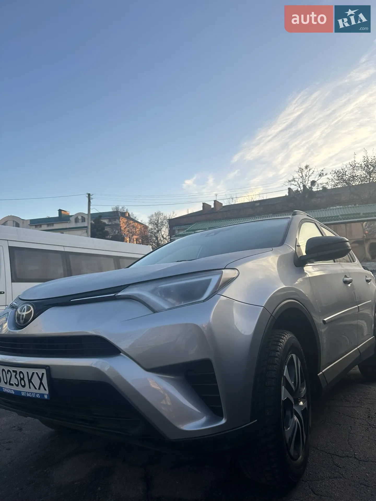 2017 Toyota RAV 4 - мініатюра 16