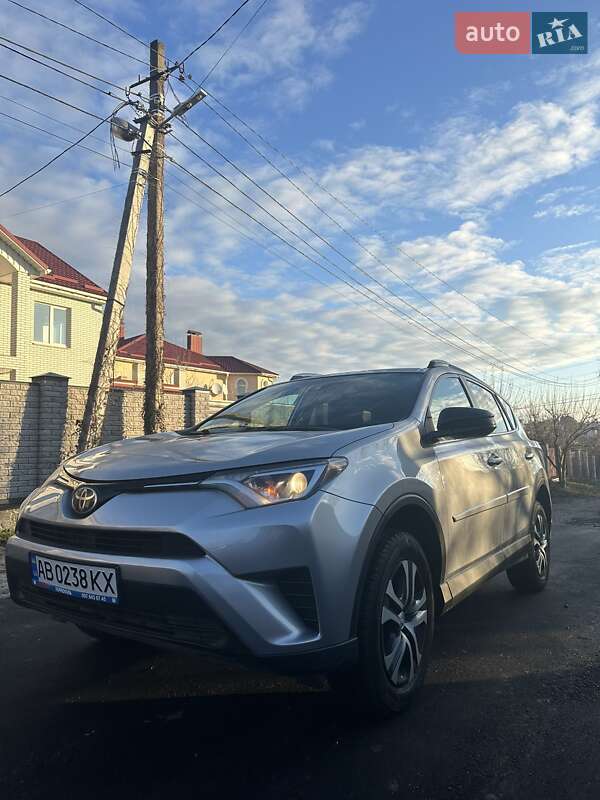 Позашляховик / Кросовер Toyota RAV4 2017 в Вінниці