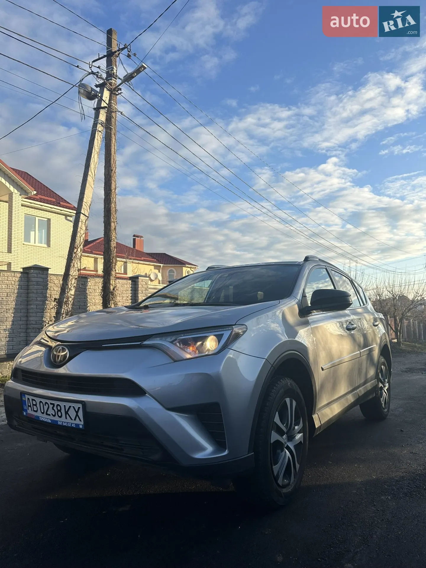 2017 Toyota RAV 4 - мініатюра 2
