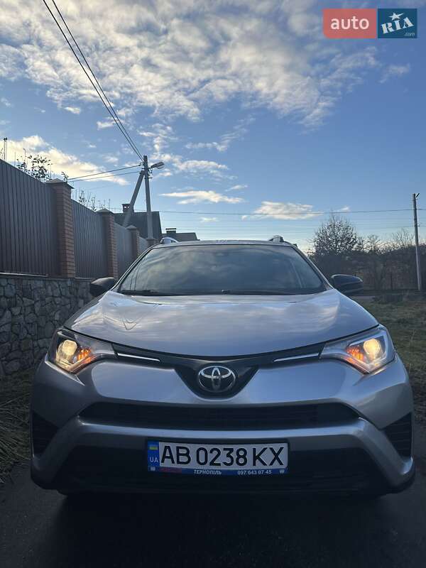 Позашляховик / Кросовер Toyota RAV4 2017 в Вінниці