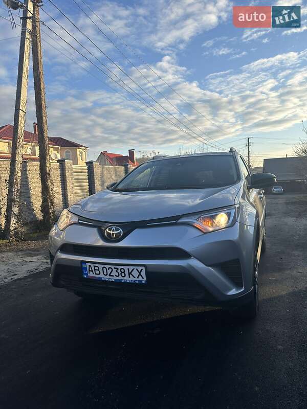 Позашляховик / Кросовер Toyota RAV4 2017 в Вінниці