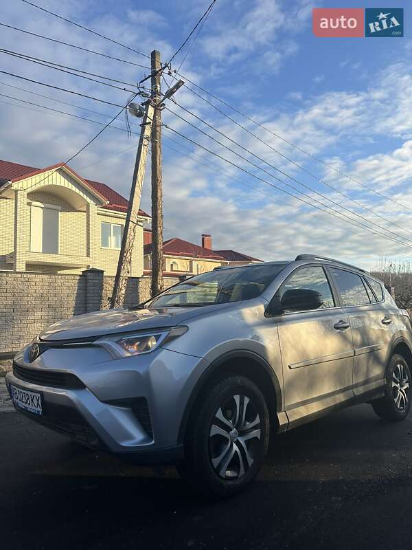 Позашляховик / Кросовер Toyota RAV4 2017 в Вінниці