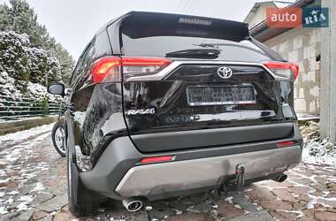 Позашляховик / Кросовер Toyota RAV4 2022 в Рівному