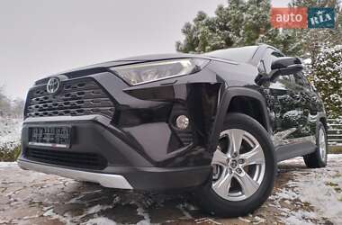 Позашляховик / Кросовер Toyota RAV4 2022 в Рівному