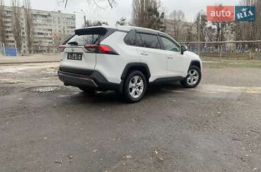 Внедорожник / Кроссовер Toyota RAV4 2019 в Харькове