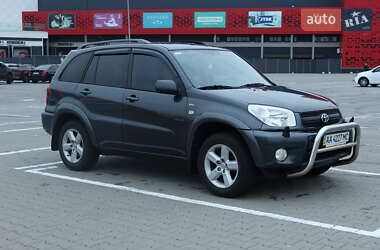 Позашляховик / Кросовер Toyota RAV4 2004 в Києві