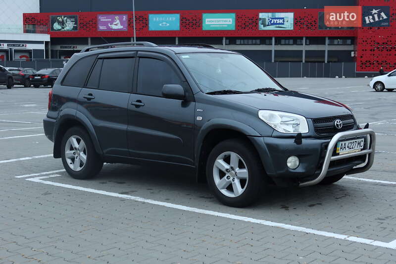 Позашляховик / Кросовер Toyota RAV4 2004 в Києві