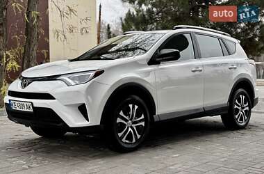 Позашляховик / Кросовер Toyota RAV4 2016 в Дніпрі