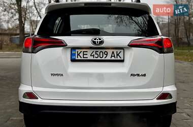 Позашляховик / Кросовер Toyota RAV4 2016 в Дніпрі