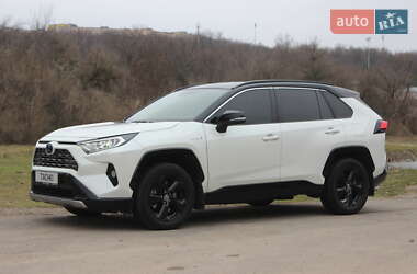 Позашляховик / Кросовер Toyota RAV4 2019 в Дніпрі