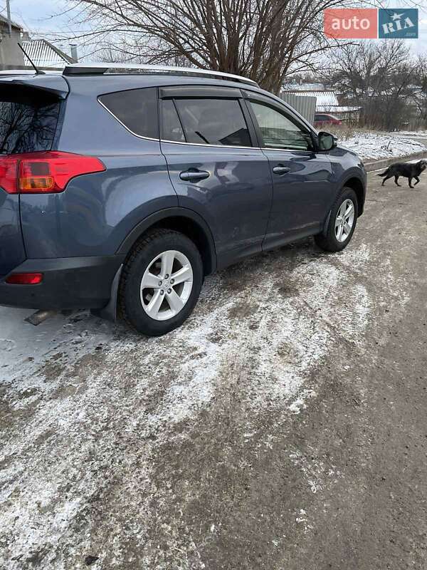 Внедорожник / Кроссовер Toyota RAV4 2013 в Изюме