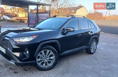 Внедорожник / Кроссовер Toyota RAV4 2021 в Ровно