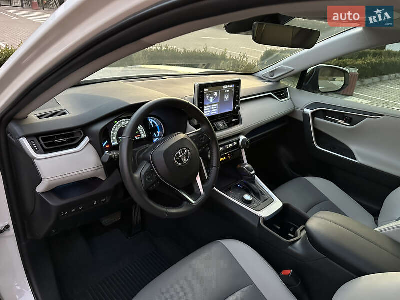 Внедорожник / Кроссовер Toyota RAV4 2022 в Виннице