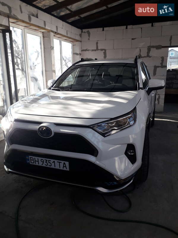 Позашляховик / Кросовер Toyota RAV4 2021 в Одесі