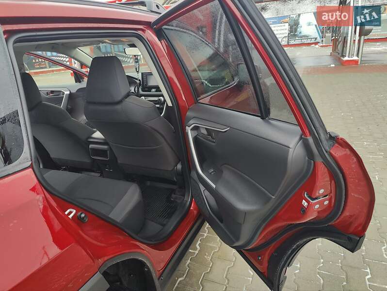 Внедорожник / Кроссовер Toyota RAV4 2019 в Тернополе