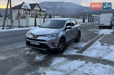 Внедорожник / Кроссовер Toyota RAV4 2017 в Сваляве