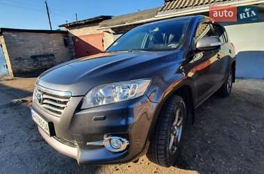 Внедорожник / Кроссовер Toyota RAV4 2012 в 