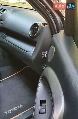 Внедорожник / Кроссовер Toyota RAV4 2012 в 