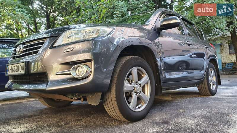 Внедорожник / Кроссовер Toyota RAV4 2012 в Киеве
