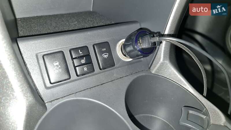 Внедорожник / Кроссовер Toyota RAV4 2012 в Киеве