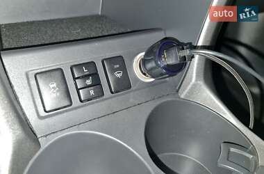 Внедорожник / Кроссовер Toyota RAV4 2012 в 