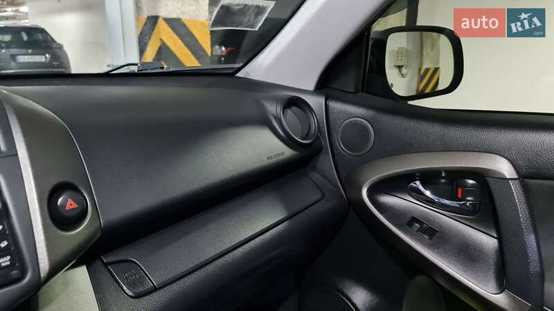 Внедорожник / Кроссовер Toyota RAV4 2012 в Киеве
