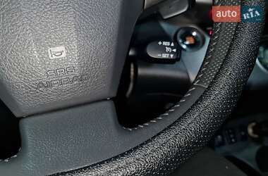 Внедорожник / Кроссовер Toyota RAV4 2012 в 